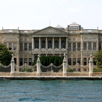 dolmabahcepalacebythewater_small.jpg